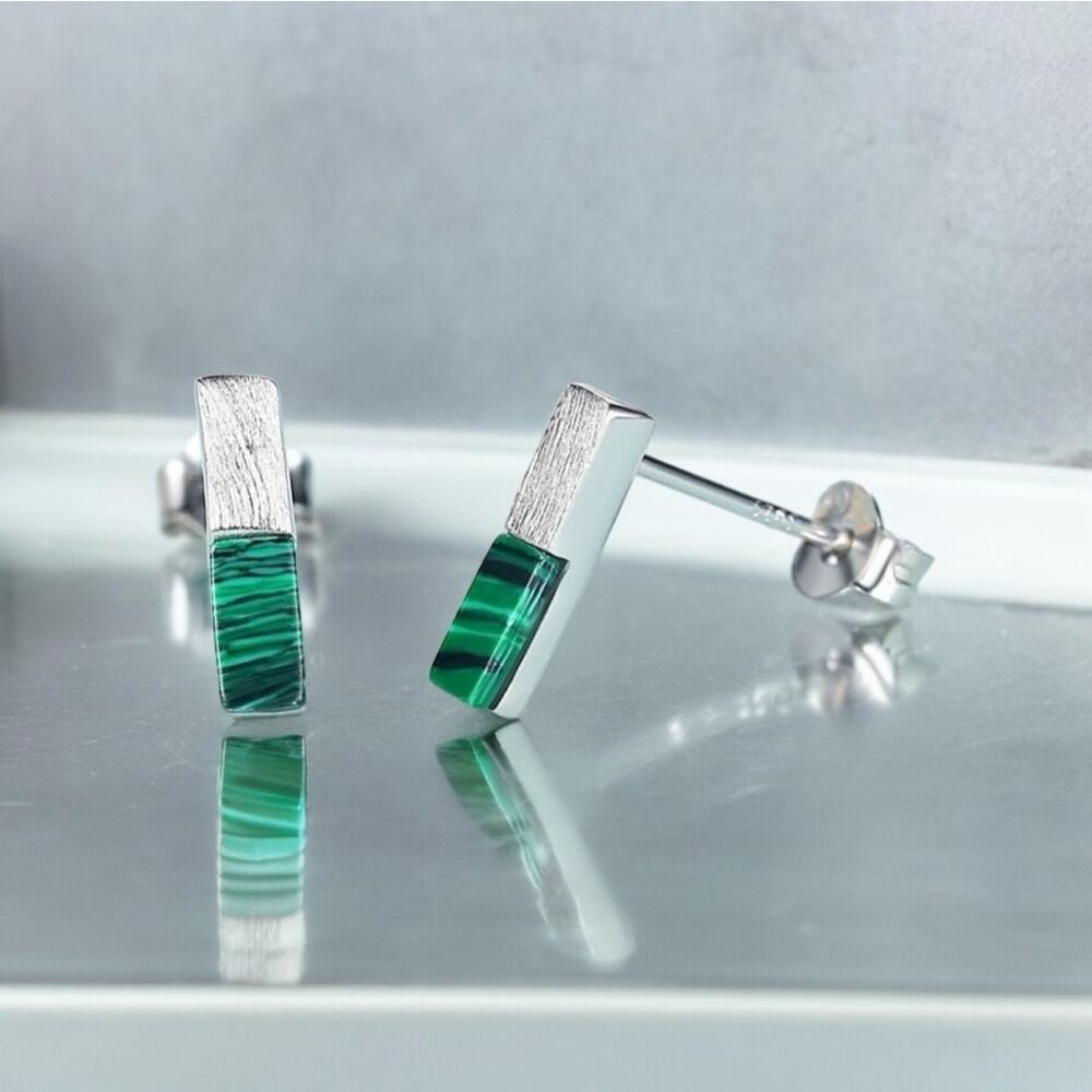 NEW brushed 925 sterling silver green turquoise bar stud earrings jewelry B10B - Picture 3 of 3